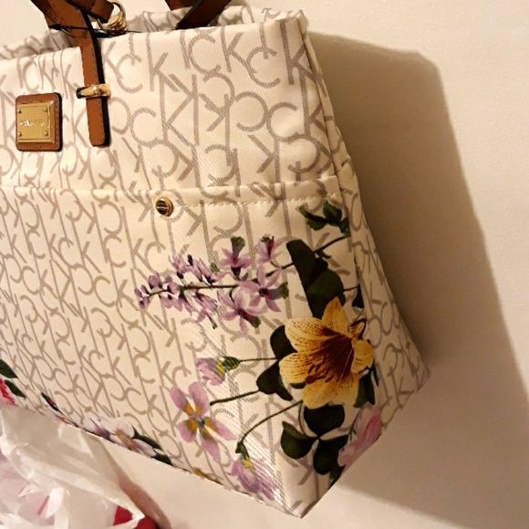 Calvin Klein Logo Tote with Wristlet - Picture 6 of 16